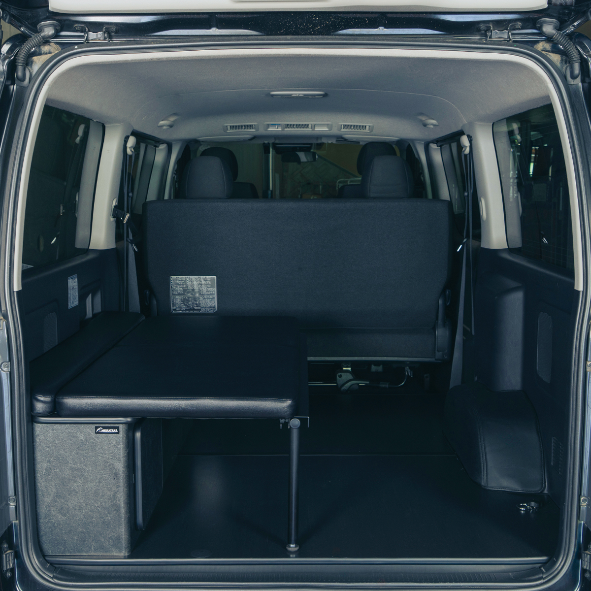 PHANTOM BLACK HALF BED FLOOR SET